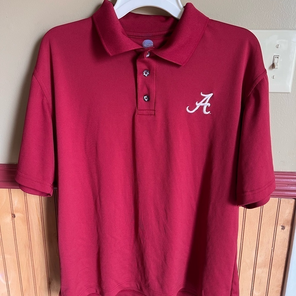 Preowned Men’s Alabama polo shirt. Size M